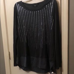 Women’s long sleeved top